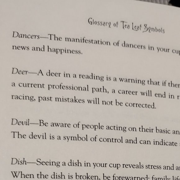 📚 Reading the Leaves: An Intuitive Guide to the Ancient Art and Modern... - Picture 9 of 9